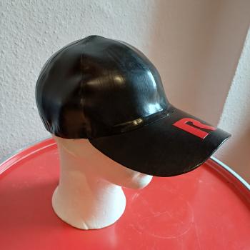 Basecap „Darwin“ – Rubber goes Streetwear