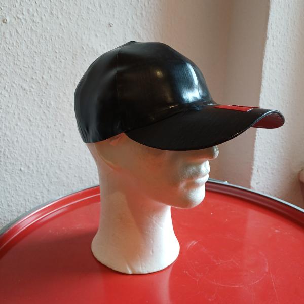 Basecap „Darwin“ – Rubber goes Streetwear