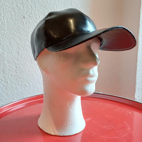 Basecap „Darwin“ – Rubber goes Streetwear